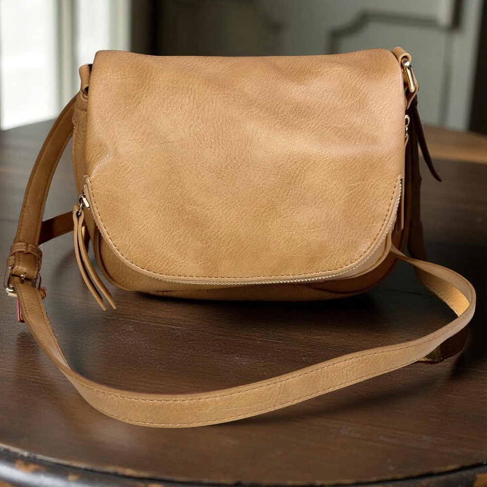 Classic Leather Crossbody Bag in Tan